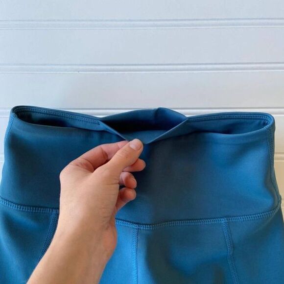 Iris & Ink Blue Revolve Tapestry Pantaloni High Waist Workout Yoga Activewear - Picture 5 of 8